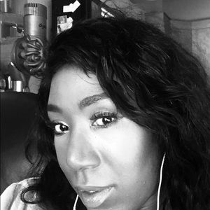 Meet your Posher, Marie